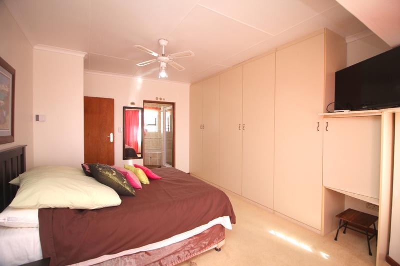4 Bedroom Property for Sale in Fraaiuitsig Western Cape